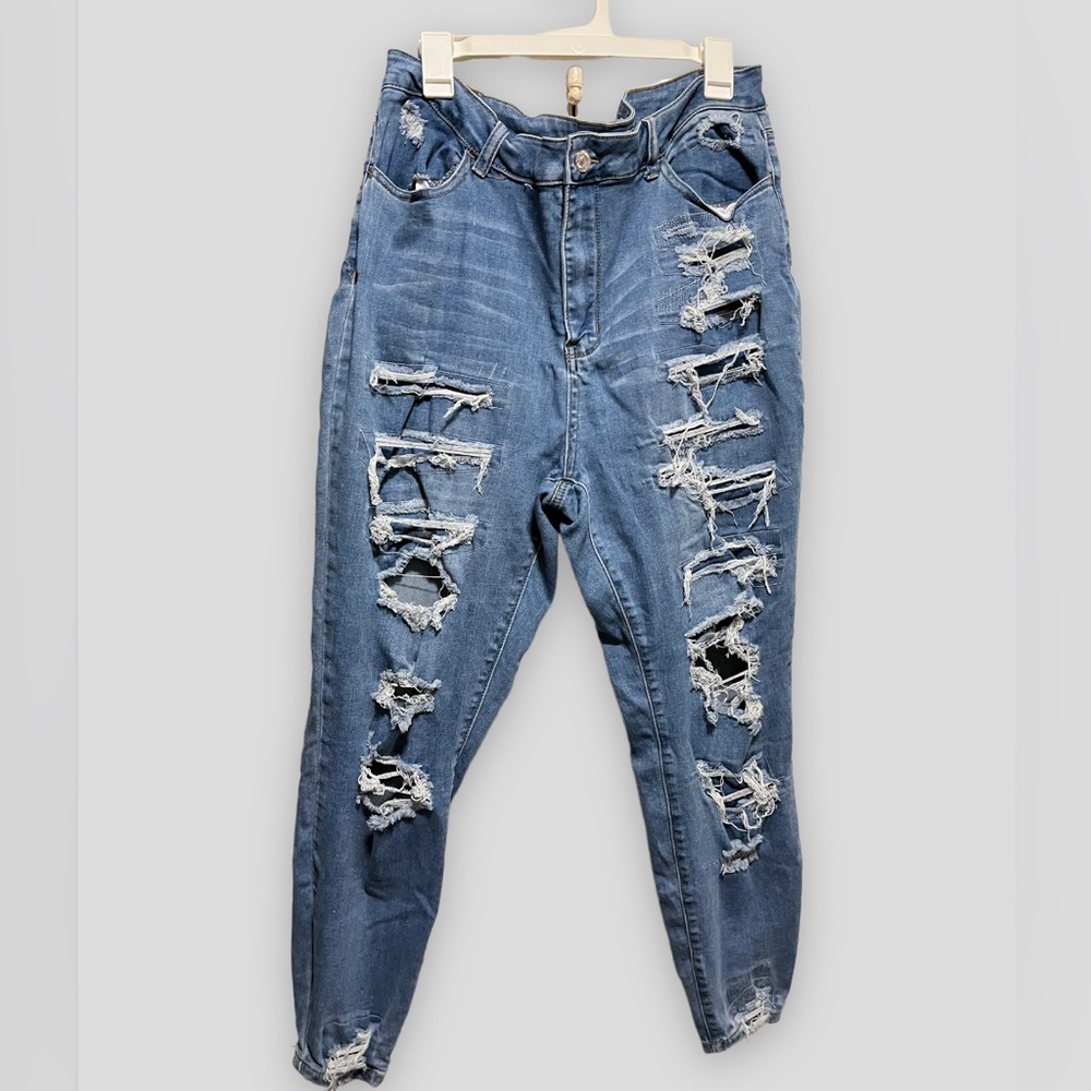 Gorgeous forever21 ripped skinny jeans! size 16